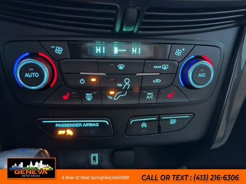 Used 2017 Ford Escape Titanium image 18