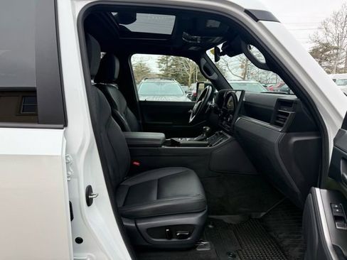 Used 2024 Lexus GX 550 image 34