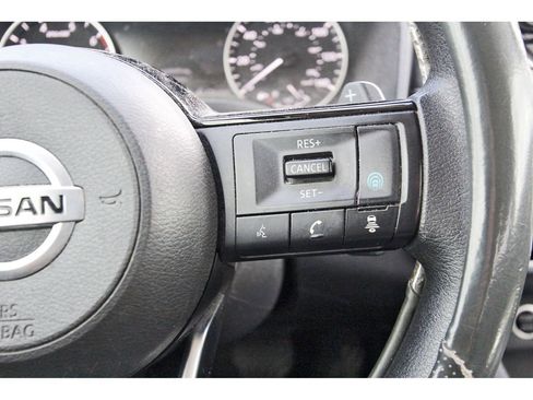 Used 2021 Nissan Rogue SV image 14