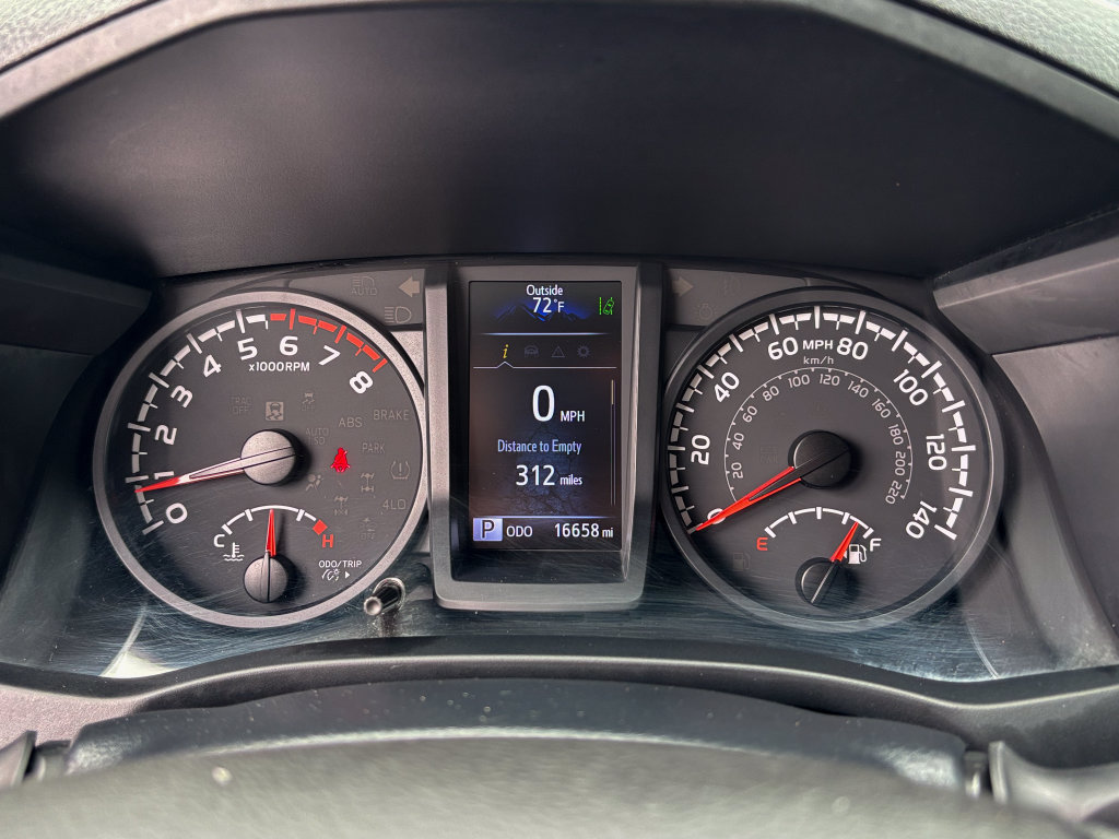 Used 2022 Toyota Tacoma SR w/ SR Convenience Package RWD image 30
