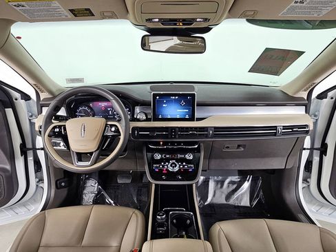 Used 2022 Lincoln Corsair Standard image 23
