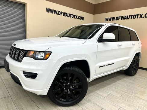 Used 2019 Jeep Grand Cherokee Altitude image 1