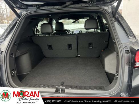 Certified 2022 Chevrolet Equinox RS w/ Infotainment Package image 13