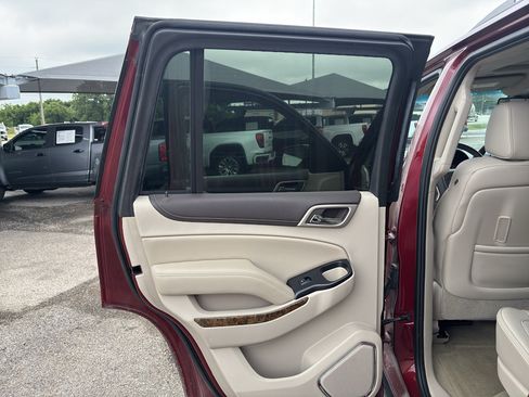 Used 2016 GMC Yukon Denali w/ Open Road Package AWD/4WD image 10