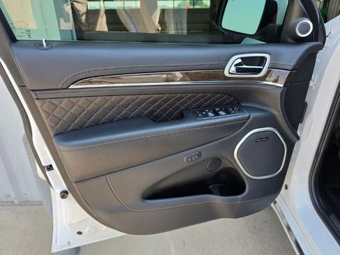 Used 2019 Jeep Grand Cherokee Summit AWD/4WD image 15