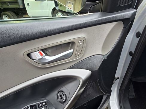 Used 2017 Hyundai Santa Fe Limited image 13