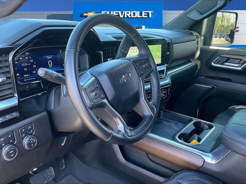 Used 2024 Chevrolet Silverado 2500 High Country w/ High Country Premium Package AWD/4WD image 18