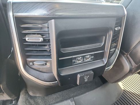 Used 2023 RAM 1500 Laramie AWD/4WD image 9