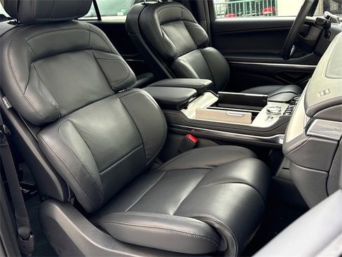 New 2026 Lincoln Navigator L Reserve w/ Jet Appearance Package image 10