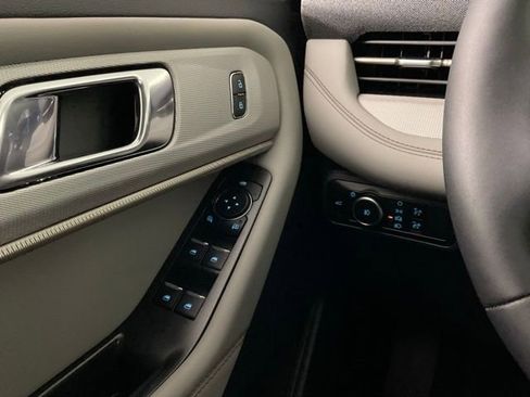 New 2025 Ford Explorer Active w/ Active Comfort Package image 20