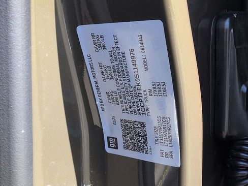 Used 2025 Chevrolet Colorado ZR2 w/ ZR2 Bison Edition image 34