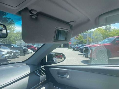 Used 2017 Toyota Camry LE FWD image 34