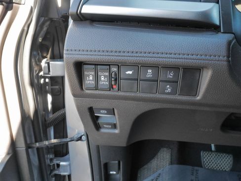 Used 2018 Honda Odyssey EX-L image 25