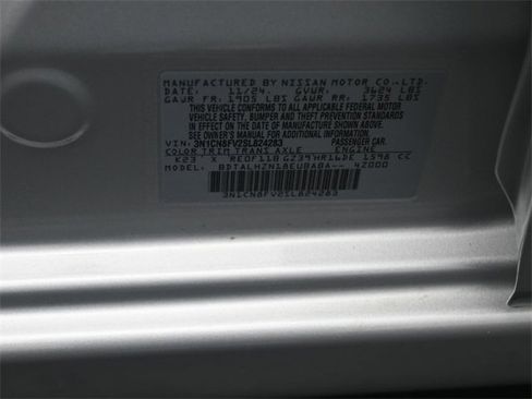 New 2025 Nissan Versa SR w/ Trunk Package image 20