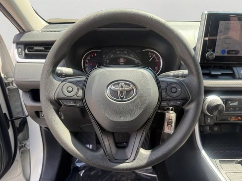 Used 2025 Toyota RAV4 LE AWD/4WD image 12