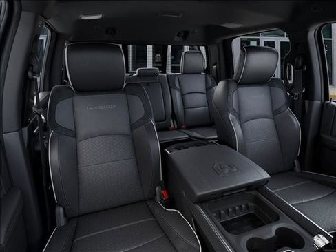 New 2026 RAM 2500 Laramie AWD/4WD image 16