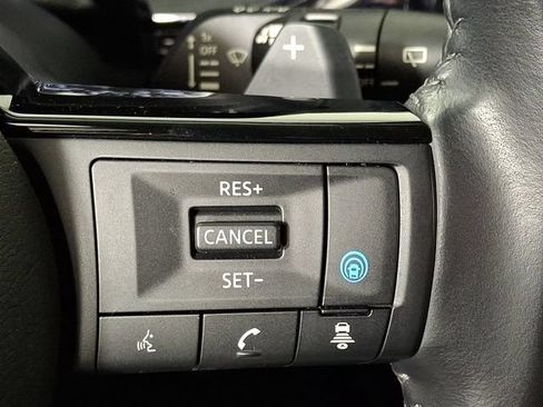 Used 2023 Nissan Pathfinder SV w/ Black Appearance Package AWD/4WD image 21
