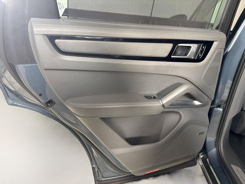 Used 2019 Porsche Cayenne Turbo image 24