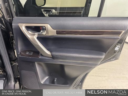Used 2016 Lexus GX 460 w/ Navigation Package AWD/4WD image 24