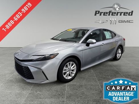 Used 2025 Toyota Camry LE FWD image 10