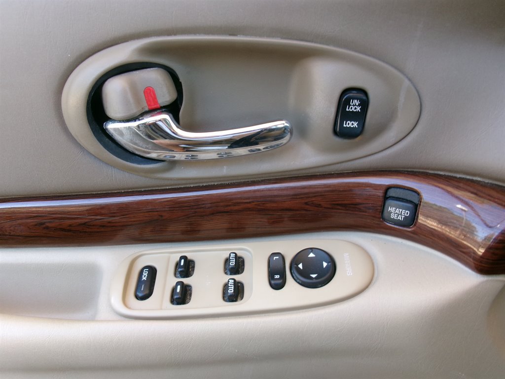 Used 2005 Buick Le Sabre Custom w/ Leather and Comfort Group FWD image 38