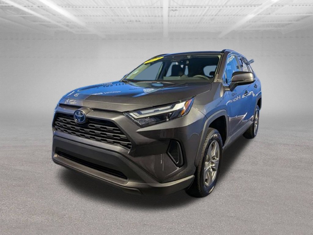 Used 2024 Toyota RAV4 XLE FWD image 9