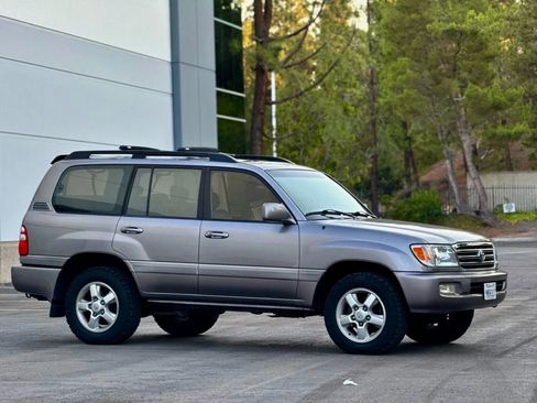 Used 2003 Toyota Land Cruiser image 10
