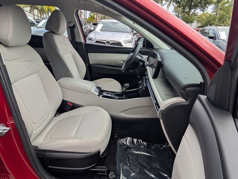 Used 2025 Hyundai Tucson SE image 20