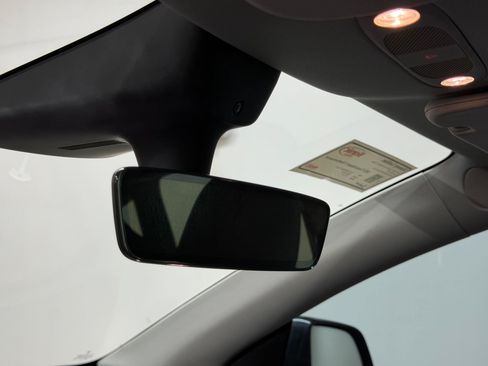 Used 2022 Tesla Model Y Performance AWD/4WD image 36