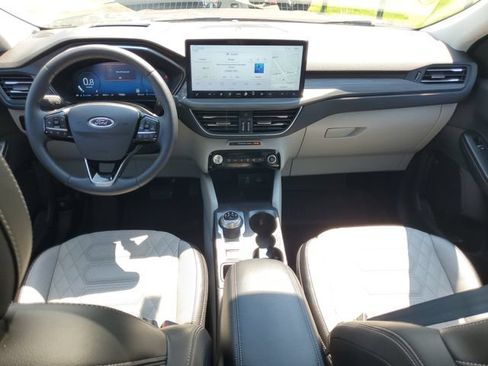 Certified 2023 Ford Escape Platinum w/ Premium Technology Package AWD/4WD image 33
