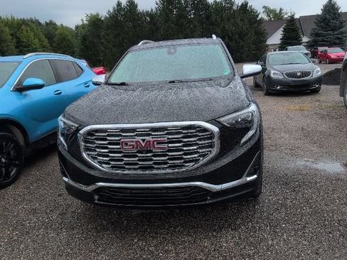 Used 2020 GMC Terrain Denali w/ Denali Premium Package AWD/4WD image 2