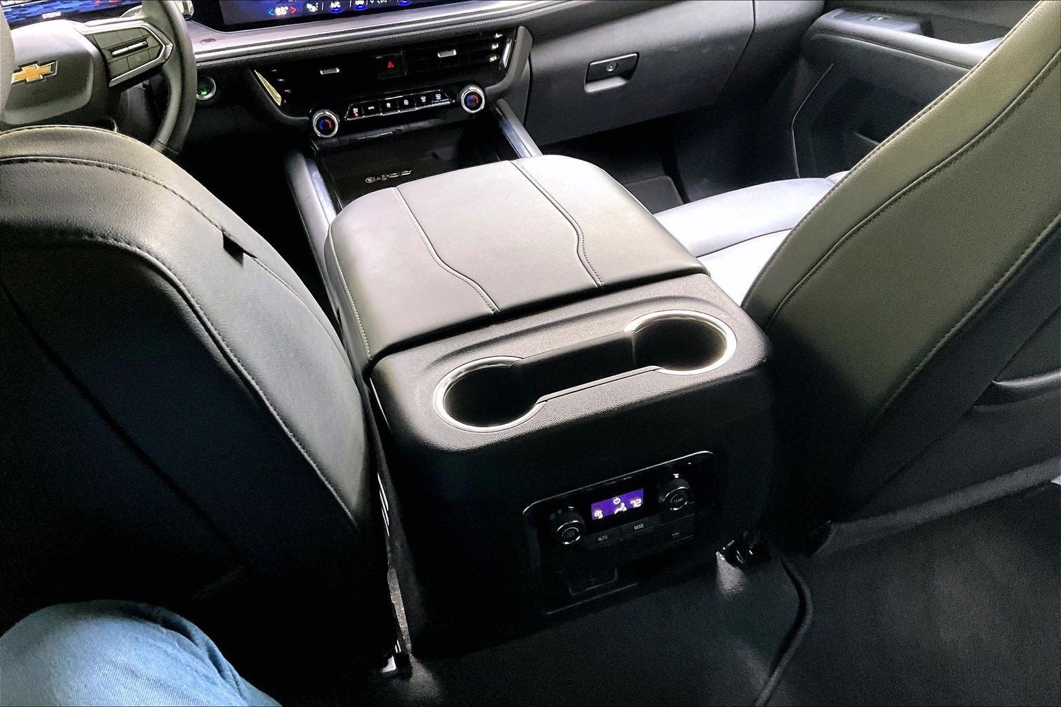 Used 2025 Chevrolet Tahoe LT RWD image 11