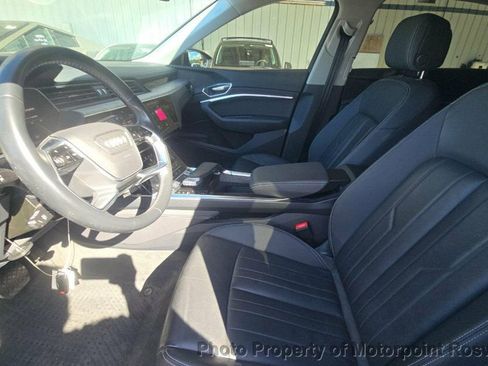 Used 2024 Audi Q8 e-tron Premium AWD/4WD image 27