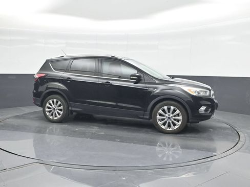 Used 2017 Ford Escape Titanium FWD image 11