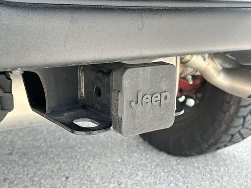 Used 2021 Jeep Wrangler Unlimited Rubicon w/ Trailer Tow Package AWD/4WD image 11