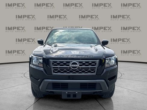 Used 2023 Nissan Frontier SV image 8