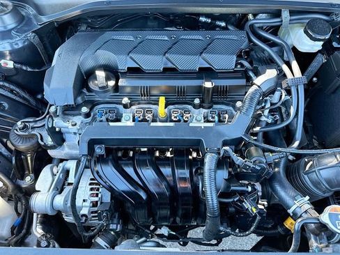 Used 2025 Hyundai Venue SEL FWD image 27