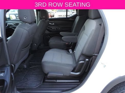 Used 2023 Chevrolet Traverse LT FWD image 16