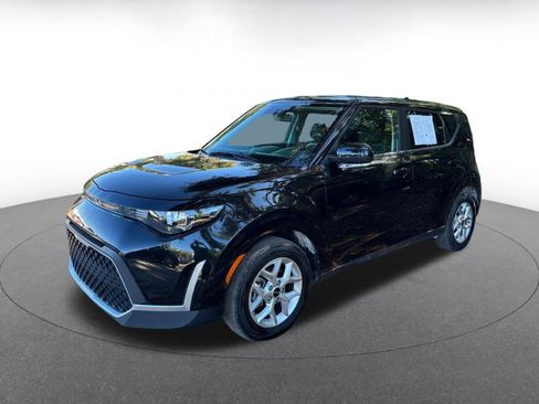 Used 2025 Kia Soul LX w/ LX Technology Package image 4