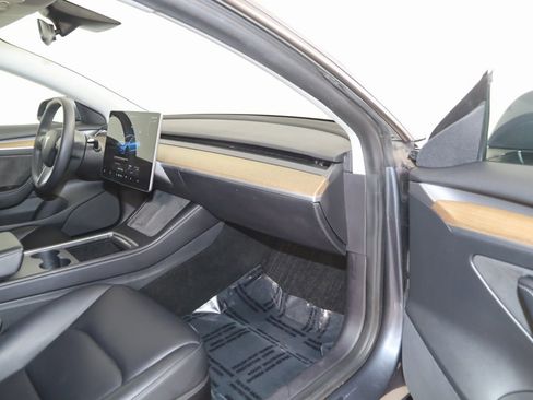 Used 2022 Tesla Model 3 Long Range image 38