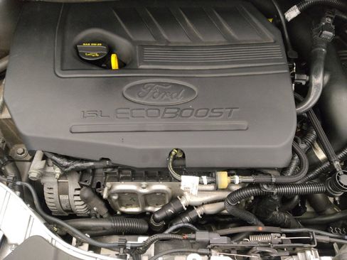 Used 2018 Ford Escape SE image 30