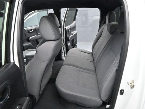 Used 2018 Toyota Tacoma TRD Off-Road AWD/4WD image 29