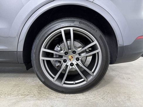 Certified 2023 Porsche Cayenne AWD/4WD image 14