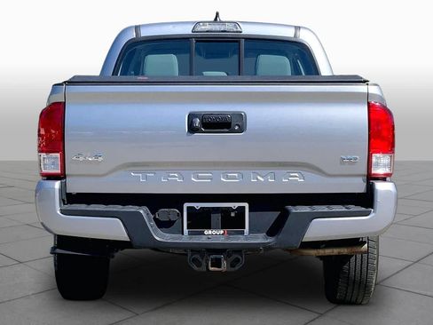 Used 2016 Toyota Tacoma SR w/ Towing Package AWD/4WD image 5