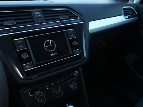 Used 2021 Volkswagen Tiguan S image 14