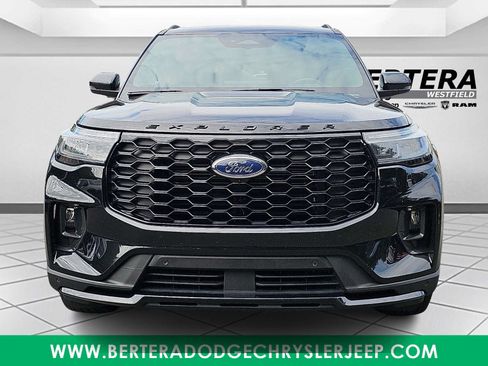 Used 2026 Ford Explorer ST-Line AWD/4WD image 2
