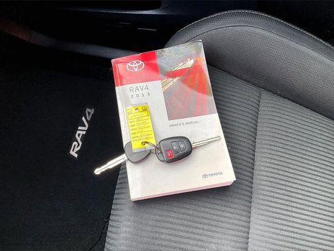 Used 2013 Toyota RAV4 XLE image 11