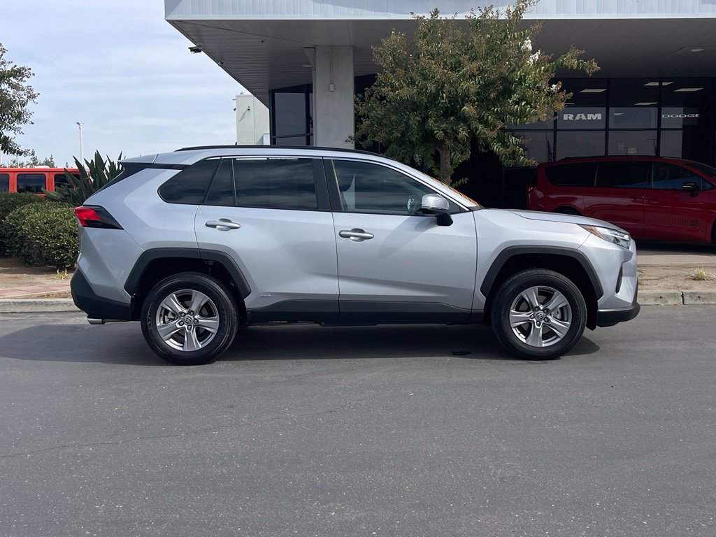 Used 2024 Toyota RAV4 XLE w/ Convenience Package AWD/4WD image 5