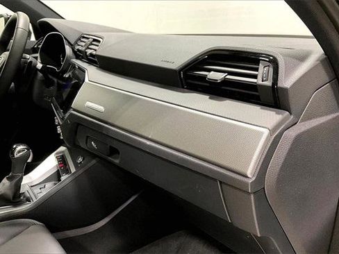 Certified 2025 Audi Q3 2.0T Premium w/ Convenience Package image 15