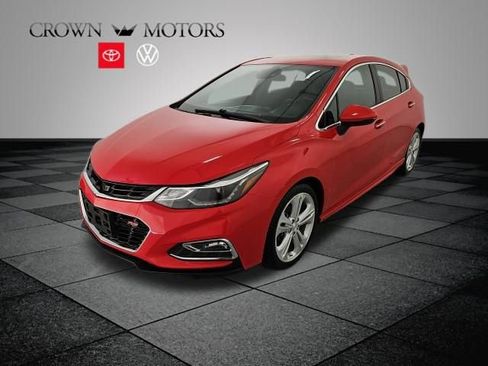 Used 2017 Chevrolet Cruze Premier FWD image 3